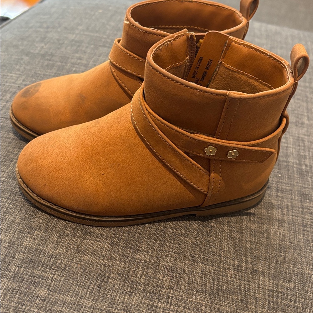 Place Brown Ankle Boots with Strap